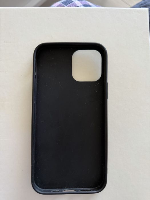 Кълъф за 12 pro черен louis vuitton