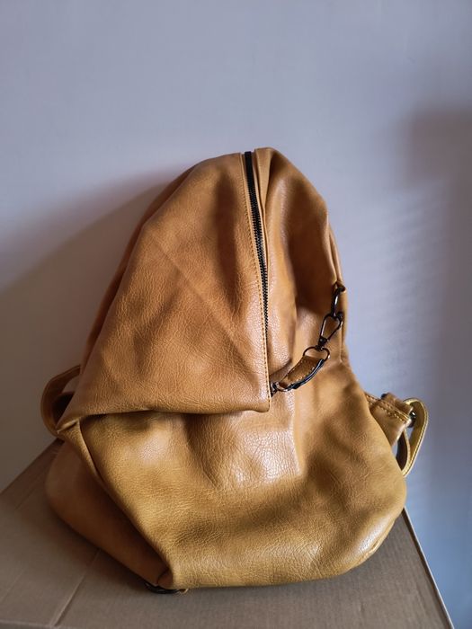 Малка дамска раница