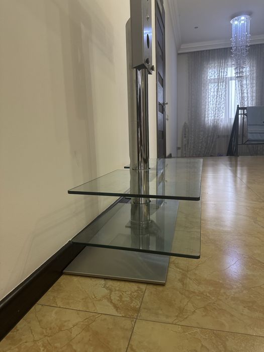 Тумба стекланная для телевизора