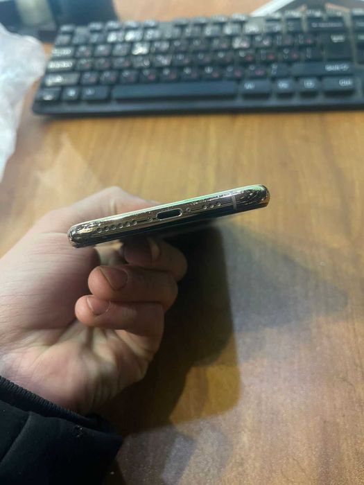 Продам Iphone Xs