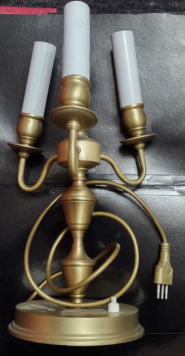 vând 2 veioze din bronz,fabricate in Italia