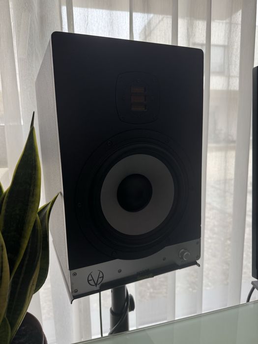 Boxe Eve Audio SC208