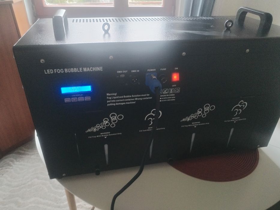 Aparat de făcut baloane cu fum