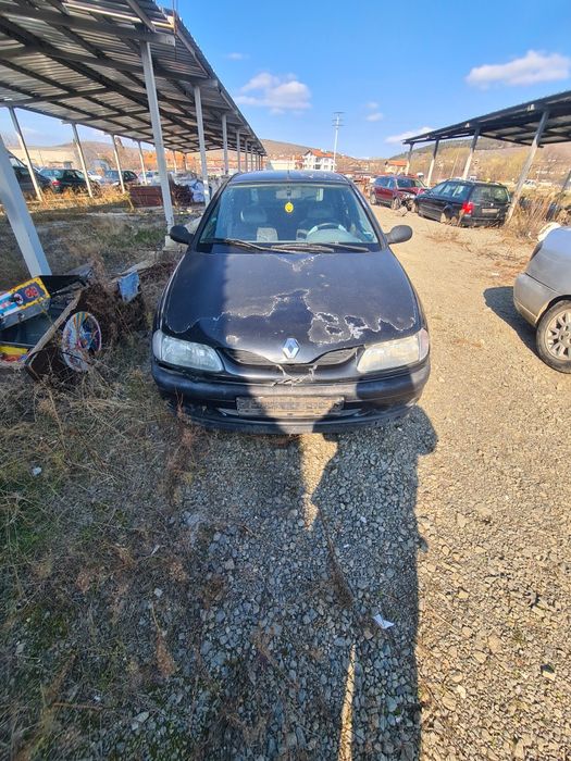 Рено Лагуна 1.8 86 кс 1994г на части
