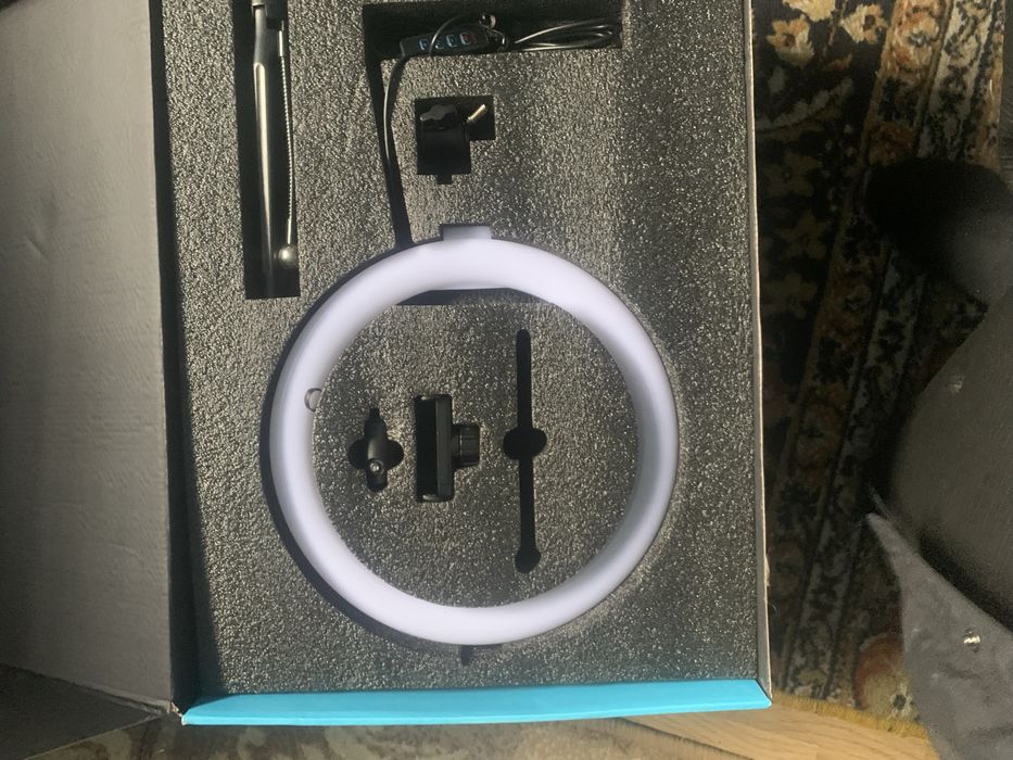 Kit profesional streaming/podcast – microfon + ring light +brat -compl