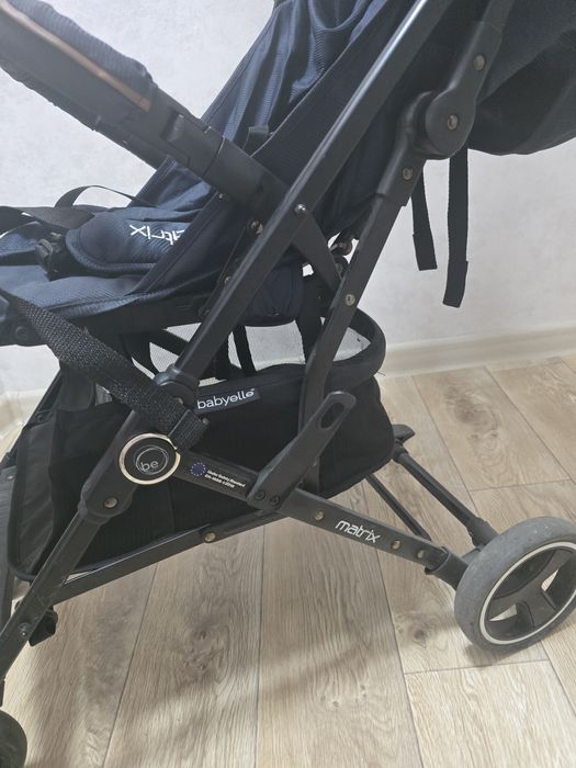 Детская прогулочная коляскака