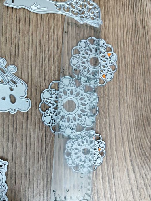 Щанци за изрязване на картички