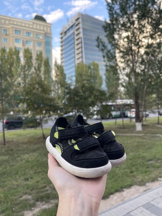 Продам сандали Adidas