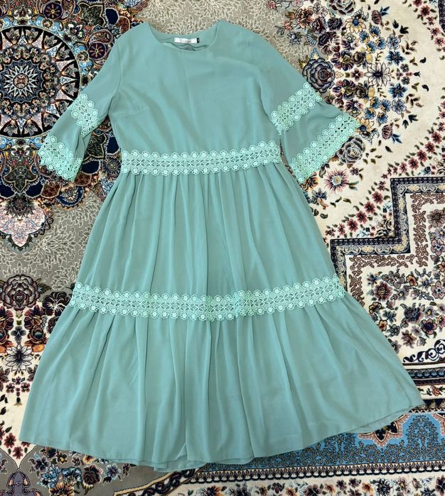 *Платья женские*