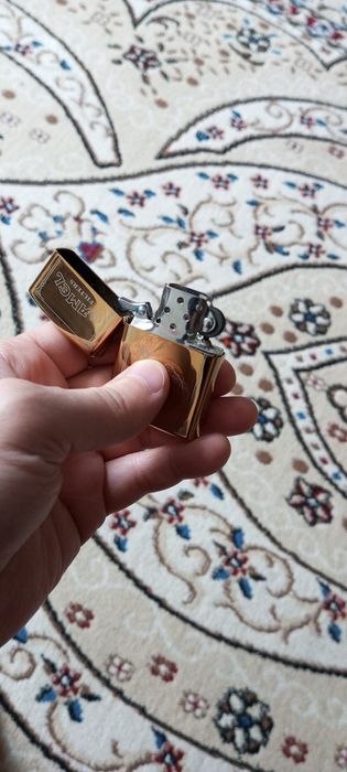 Бензиновая зажигалка - Camel .