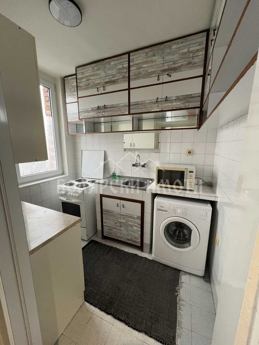 Дава се под наем Двустаен апартамент в Велико Търново, Център - 65 кв.м за 306 € - Снимка #2