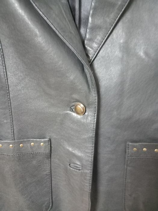 Кожени дамски вталени сака