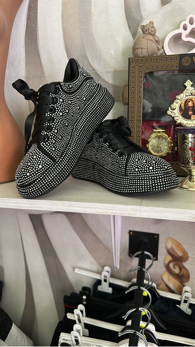 Incaltaminte diverse modele