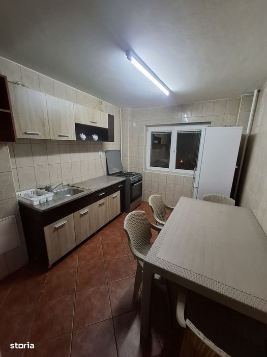 Particular-Vand apartament Lacul Tei,3 camere decomandat,2 bai