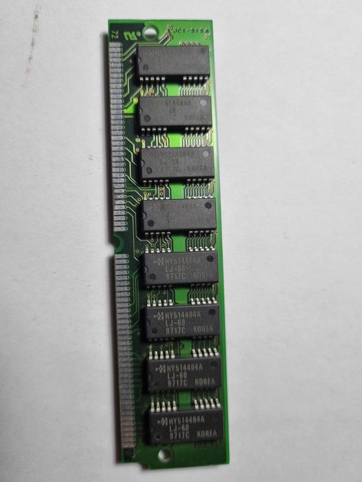 Memorii RAM SIMM cu 72/30 pini