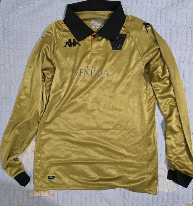 продам футболку команды Венеция