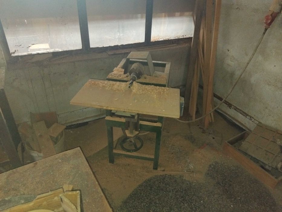 Бормашина за пробиване на дърво