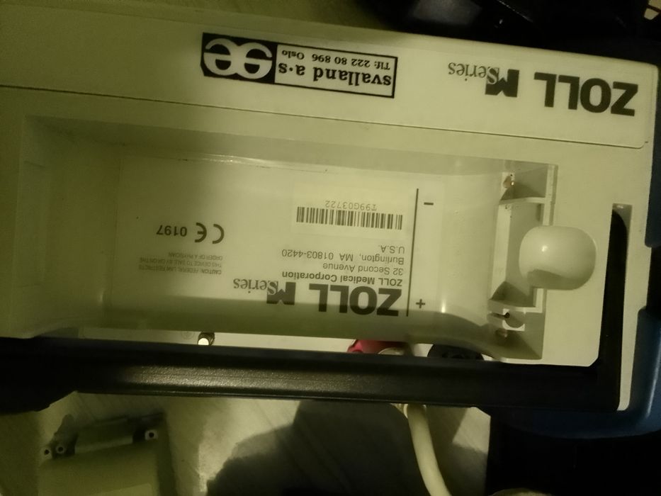 Vând defibrilator zoll seria m cu monitor