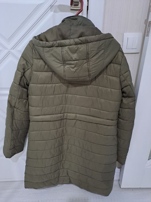 Продам детские куртки на девочку 7-10 лет