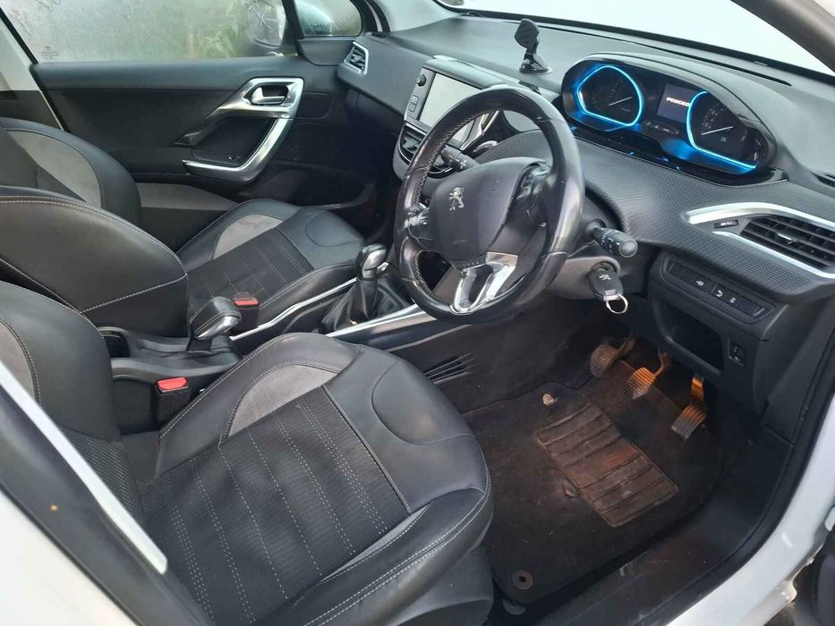 Prag Dreapta Peugeot 2008 2013 SUV Alb