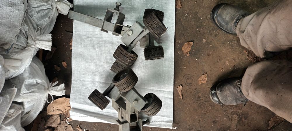 Продавам опори за колесар с 4бр.ролки и конзоли