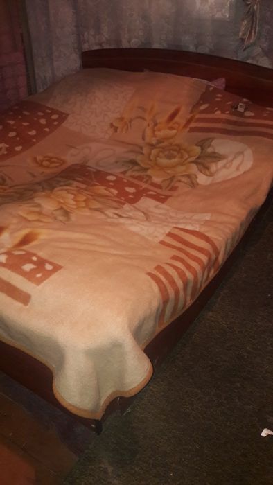 Servant tosh oyna divan