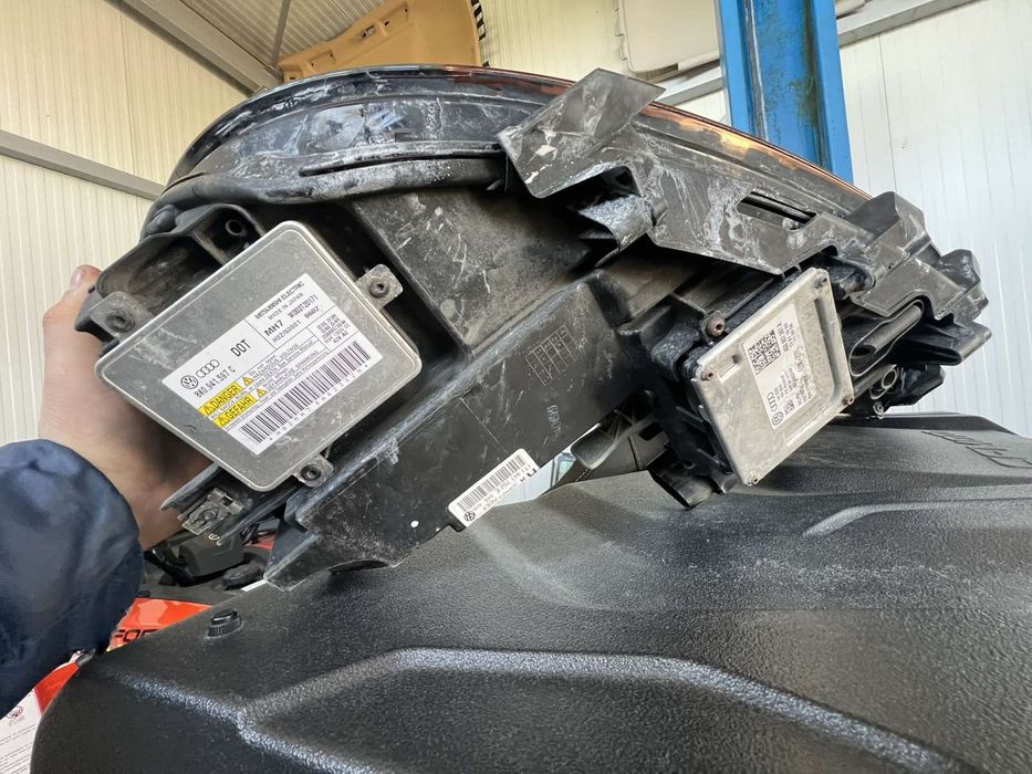 Фарове ксенон за vw touran 2013 g 350 евро за
Бр