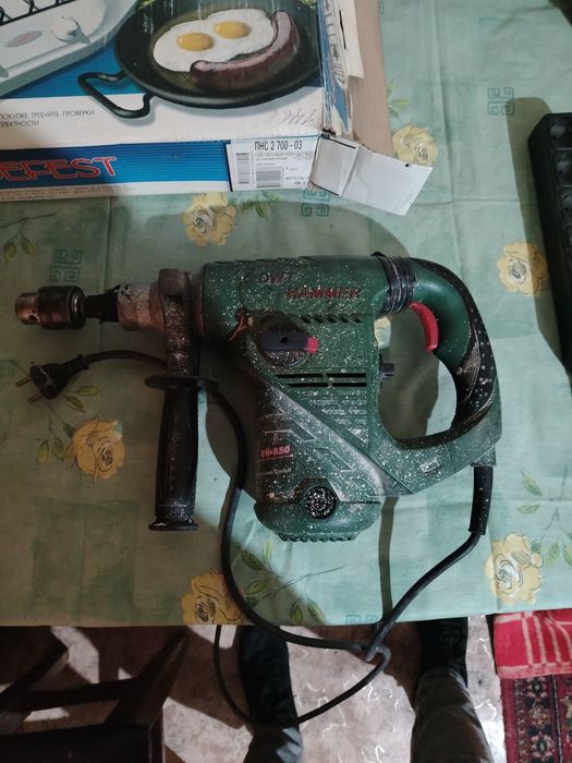 Продам срочно инструмент