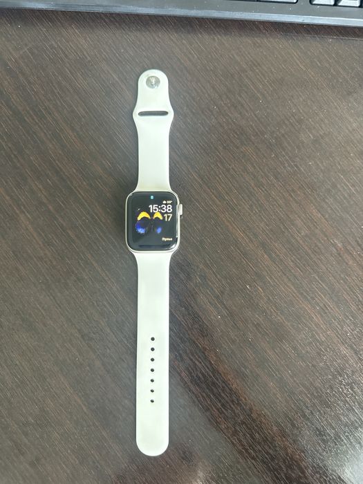 Apple watch se размер 44
