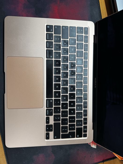 Macbook air m1 pentru piese