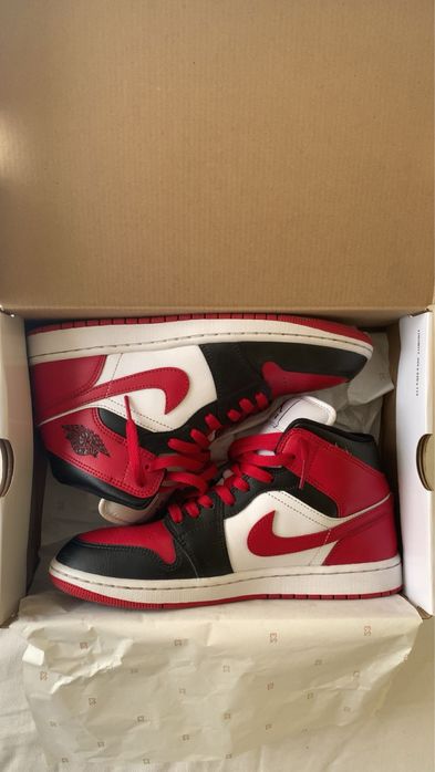 Jordan 1 Mid Mărimea 41