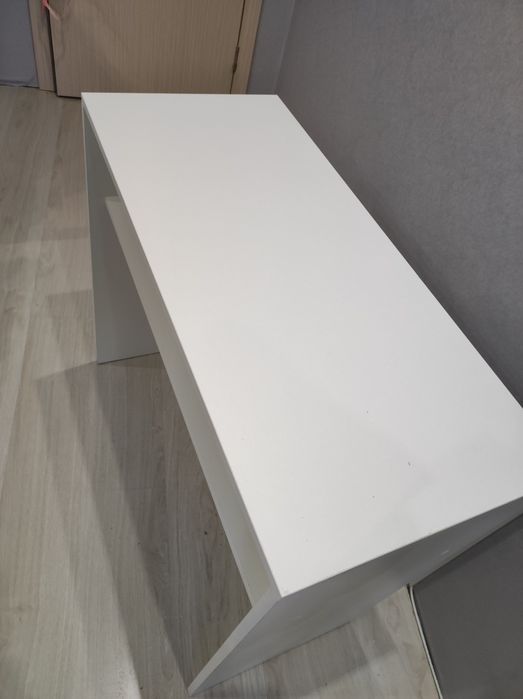 Комод-шкаф, тумба, подарок -стол