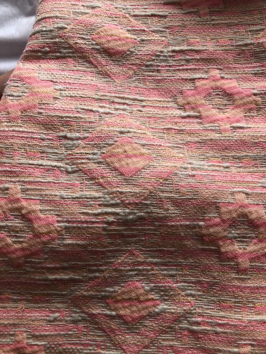 Пола Avin с панделки