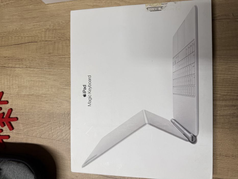 iPad Pro 12.9” (a 6-a generație) 512GB Wi-Fi+Cellular+Magic Keyboard