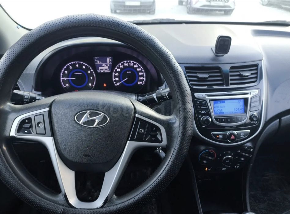 Hyundai Accent 2013, 1.6 механика