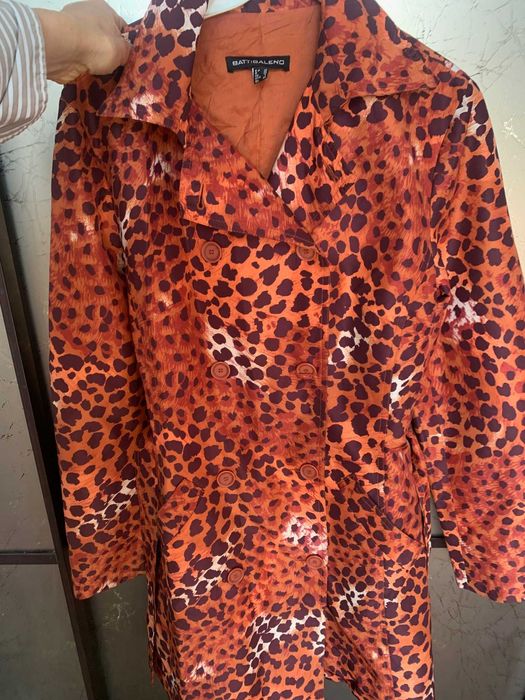 Продавам ново манто шлифер