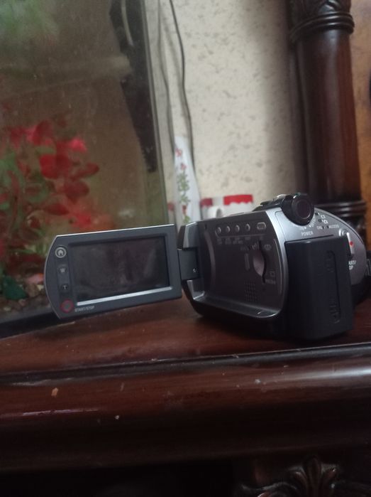 Sony video camera sotiladi