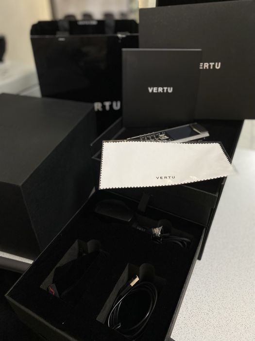 Продам Телефон VERTU