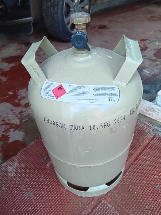 ПРОДАВА нова газова бутилка