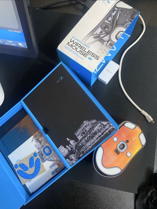 lamzu maya x / white clr