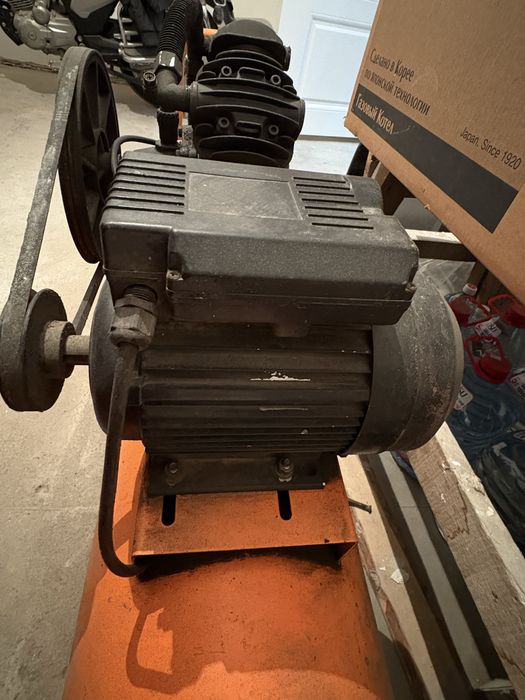 Продаю Компрессор