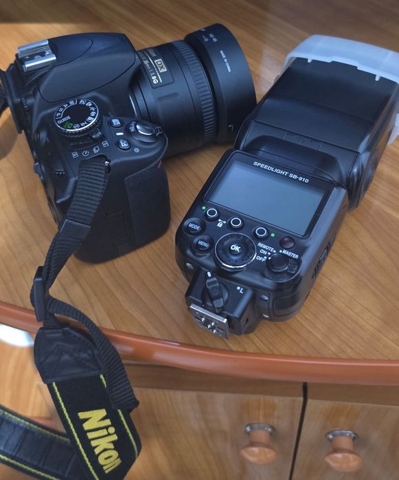 Ap foto Nikon d3100 + blitz sb 910