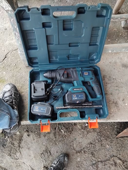 Vând scule electrice