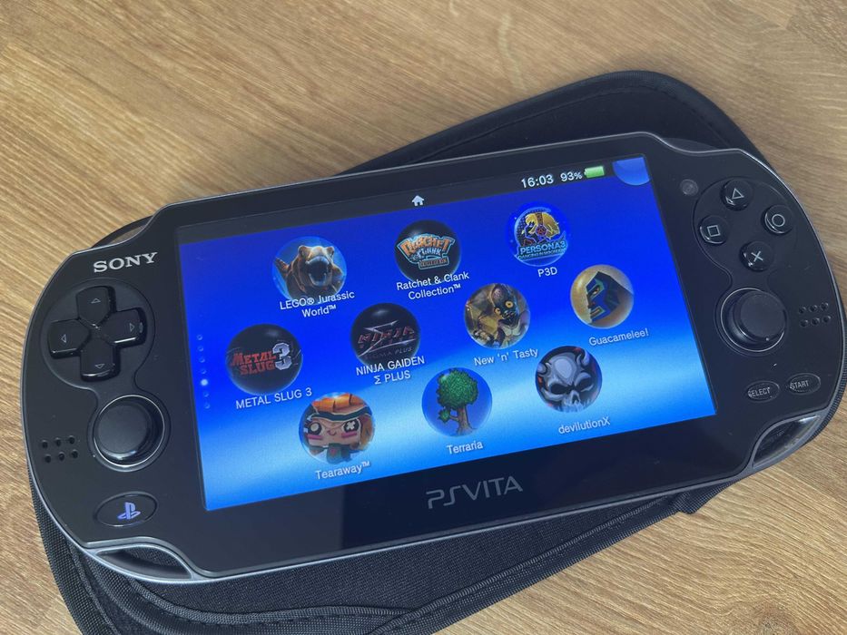 PS Vita OLED Toukiden Limited — stare de NOU, ecran protejat, 128GB