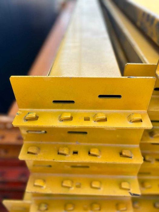 Vand Traverse / rafturi metalice / profile metalice