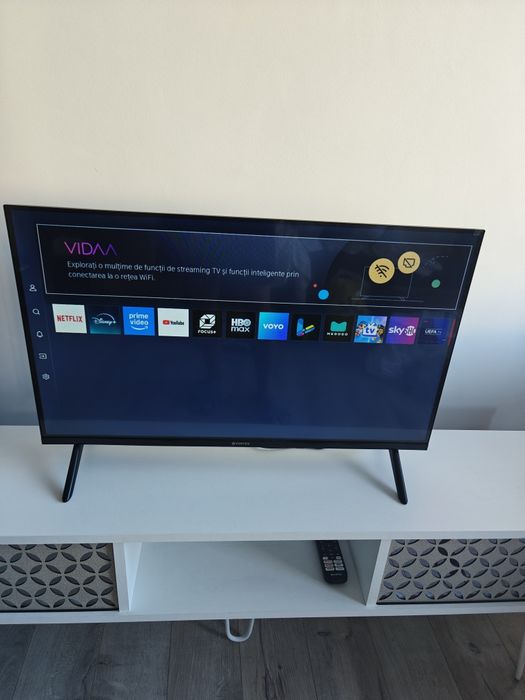 Comoda TV cu Vortex Smart TV Diagonala 80cm