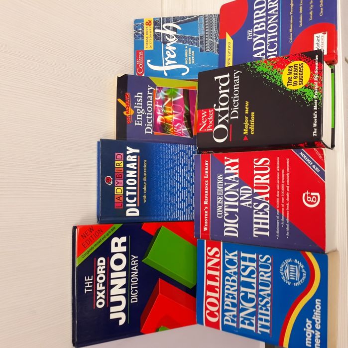 Детски англо-английски речници и атласи