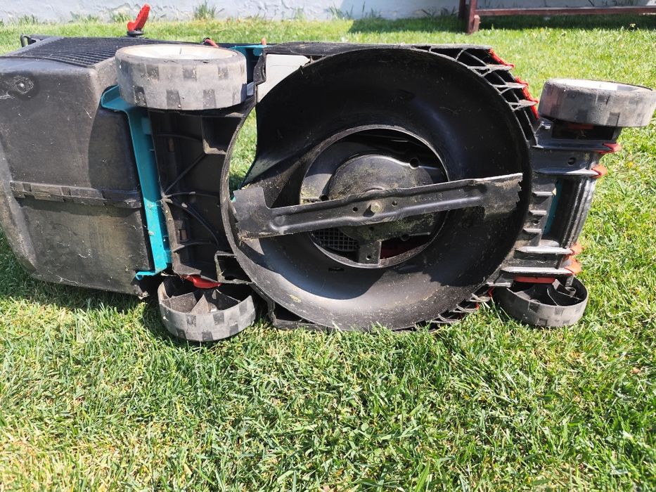 Mașină tuns gazon nefuncționala