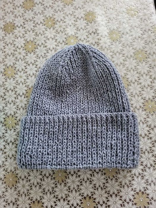 Продам вязаные шапки