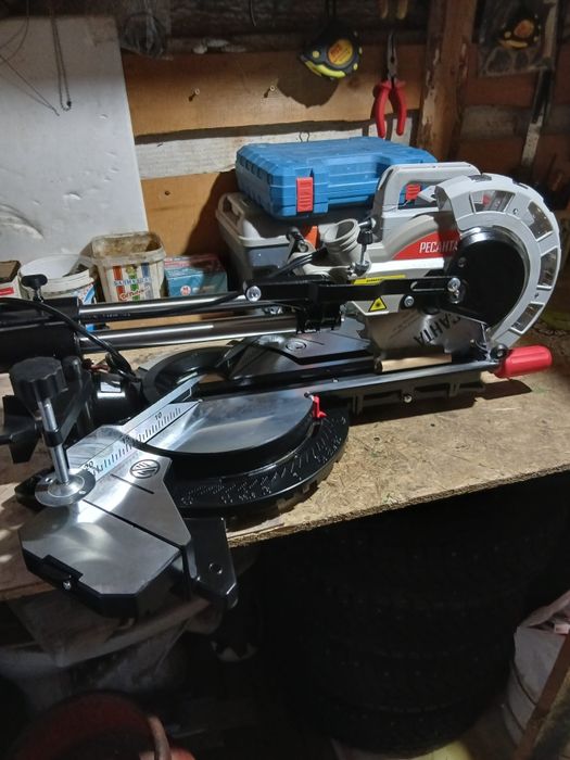 Продам торцовочную пилу